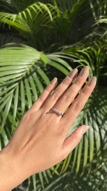 Baguette Bar Spark Ring Silver